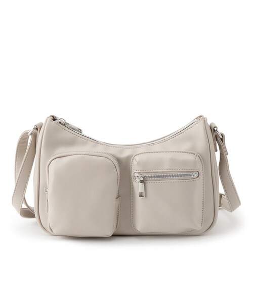 SHOO・LA・RUE(シューラルー)の「フロント2ポケットショルダーバッグ(ショルダーバッグ・レディース・ブラック/グレー/ブロンズ・00)」の2枚目の写真