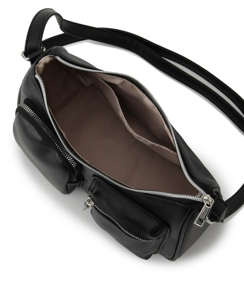 SHOO・LA・RUE(シューラルー)の「フロント2ポケットショルダーバッグ(ショルダーバッグ・レディース・ブラック/グレー/ブロンズ・00)」の11枚目の写真