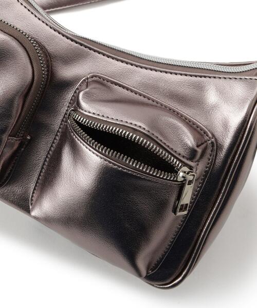 SHOO・LA・RUE(シューラルー)の「フロント2ポケットショルダーバッグ(ショルダーバッグ・レディース・ブラック/グレー/ブロンズ・00)」の14枚目の写真