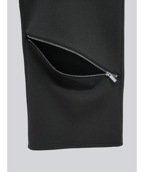 Uenui(ウニュイ)の「ランダム ジップ イージーパンツ(スウェットパンツ・レディース・ブラック/グレー・SMALL/MEDIUM)」の11枚目の写真