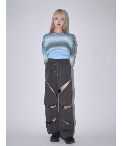 Uenui(ウニュイ)の「ランダム ジップ イージーパンツ(スウェットパンツ・レディース・ブラック/グレー・SMALL/MEDIUM)」の15枚目の写真