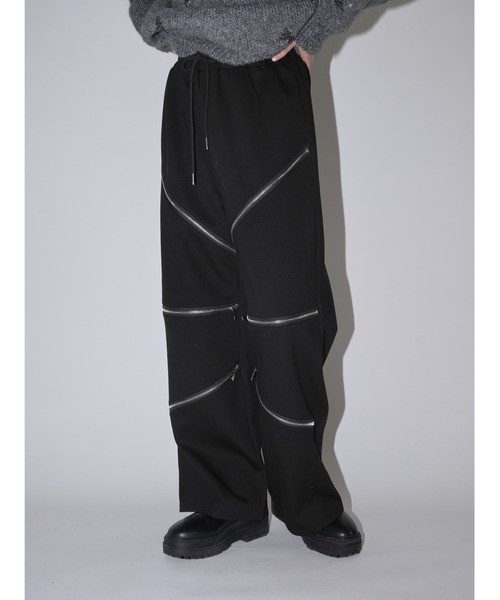 Uenui(ウニュイ)の「ランダム ジップ イージーパンツ(スウェットパンツ・レディース・ブラック/グレー・SMALL/MEDIUM)」の20枚目の写真