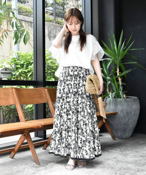 le.coeur blanc（ルクールブラン）の「《手洗い可能》Fanaka別注バイカラーフラワースカート（スカート・レディース・ブルー/ブラック・38）」の6枚目の写真