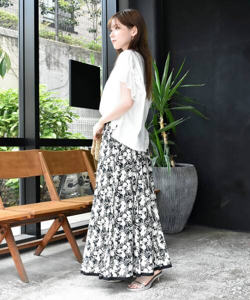 le.coeur blanc（ルクールブラン）の「《手洗い可能》Fanaka別注バイカラーフラワースカート（スカート・レディース・ブルー/ブラック・38）」の7枚目の写真