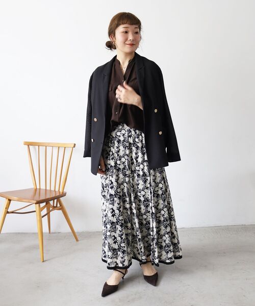 le.coeur blanc（ルクールブラン）の「《手洗い可能》Fanaka別注バイカラーフラワースカート（スカート・レディース・ブルー/ブラック・38）」の19枚目の写真