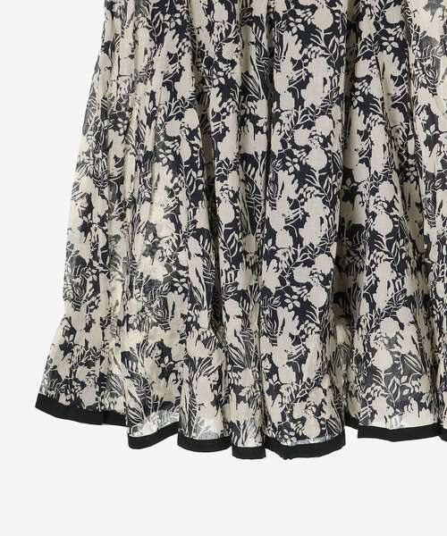 le.coeur blanc（ルクールブラン）の「《手洗い可能》Fanaka別注バイカラーフラワースカート（スカート・レディース・ブルー/ブラック・38）」の22枚目の写真