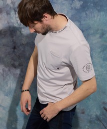 HIDEAWAYS NICOLE（ハイダウェイニコル）の「ロゴプリントポケット半袖Ｔシャツ（Tシャツ/カットソー）」