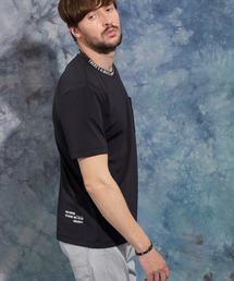 HIDEAWAYS NICOLE（ハイダウェイニコル）の「ロゴプリントポケット半袖Ｔシャツ（Tシャツ/カットソー）」