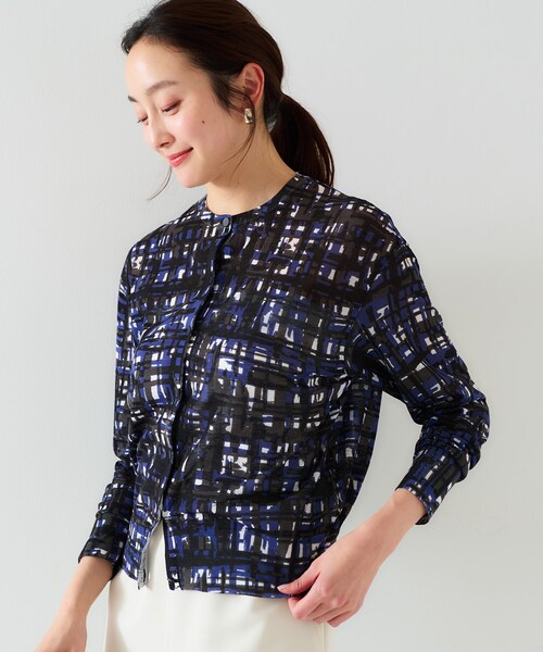 UNTITLED（アンタイトル）の「【セットアップ可能/アンサンブル可能/シアー】チェックプリント カーディガンニット（カーディガン/ボレロ・レディース・キャメル/ネイビー系・00/02/04/44）」の2枚目の写真