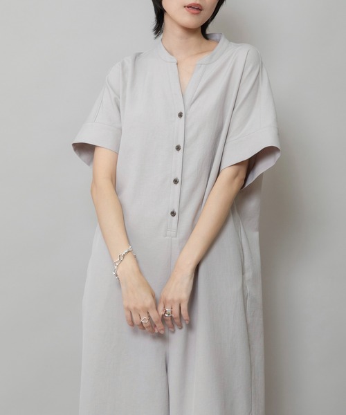 Munich（ミューニック）の「【UVカット】【速乾性】【接触冷感】麻混ツイルコンビネゾン（つなぎ/オールインワン・レディース・グレイッシュベージュ/ブラック/ダークグレー・M/S）」の10枚目の写真