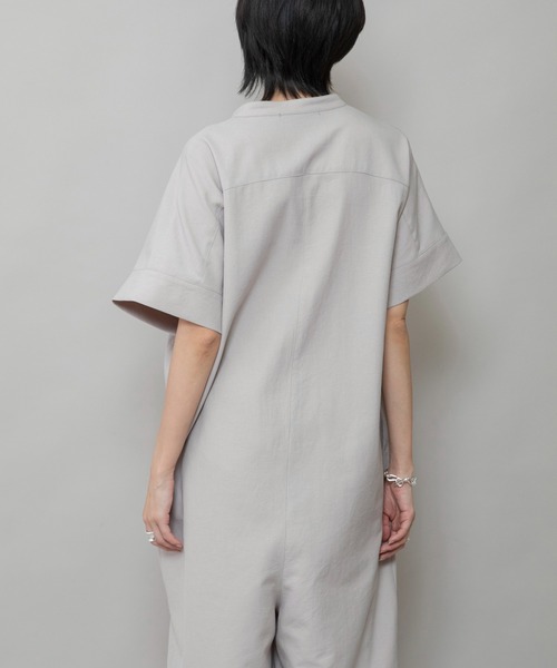 Munich（ミューニック）の「【UVカット】【速乾性】【接触冷感】麻混ツイルコンビネゾン（つなぎ/オールインワン・レディース・グレイッシュベージュ/ブラック/ダークグレー・M/S）」の8枚目の写真