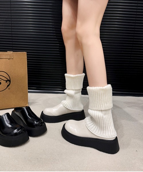 WEGO（ウィゴー）の「WEGO/ラウンド厚底フェイクレザースリッポンサンダル（スリッポン・レディース・ホワイト/ブラック・LARGE/MEDIUM）」の10枚目の写真