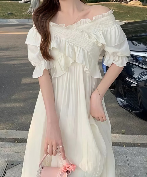 Mejoul(メジュール)の「クロスフリル ミディ丈フレアワンピース(ワンピース・レディース・ホワイト・M/L)」の22枚目の写真
