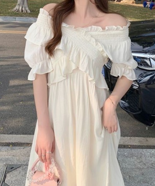 Mejoul(メジュール)の「クロスフリル ミディ丈フレアワンピース(ワンピース・レディース・ホワイト・M/L)」の19枚目の写真