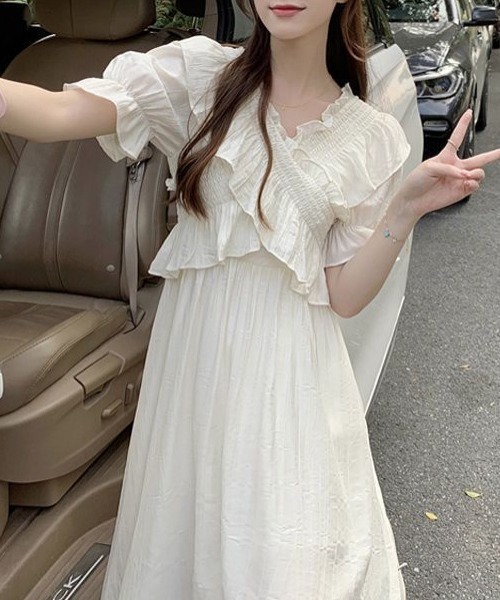 Mejoul(メジュール)の「クロスフリル ミディ丈フレアワンピース(ワンピース・レディース・ホワイト・M/L)」の20枚目の写真
