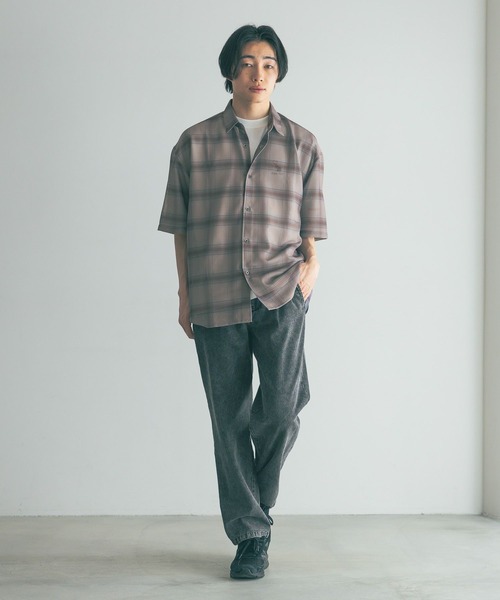 LOWRYS FARM（ローリーズファーム）の「ライトデニムイージーパンツ　 329250（デニムパンツ・メンズ・ブラック/ブルー・MEDIUM/LARGE）」の3枚目の写真