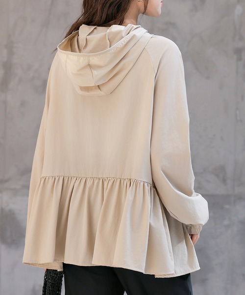 TeddyShop（テディショップ）の「【紫外線遮蔽率 99%以上/接触冷感/大きいサイズ有】レディース水着 長ぽわん袖フード付きフリルラッシュガード パーカー 水陸両用（ラッシュガード・レディース・ブラック/ベージュ/チャコールグレー/ホワイト・M/S/L/LL）」の7枚目の写真