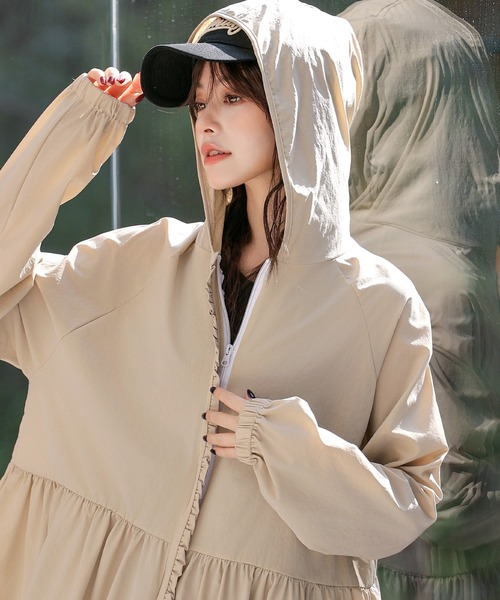 TeddyShop（テディショップ）の「【紫外線遮蔽率 99%以上/接触冷感/大きいサイズ有】レディース水着 長ぽわん袖フード付きフリルラッシュガード パーカー 水陸両用（ラッシュガード・レディース・ブラック/ベージュ/チャコールグレー/ホワイト・M/S/L/LL）」の12枚目の写真