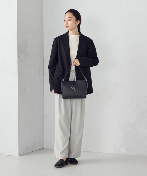 COMME CA ISM（コムサイズム）の「【宮城舞さん着用】ロゴプレート ミニショルダー（ショルダーバッグ・レディース・ベージュ/グレー/ブラック・FREE）」の5枚目の写真