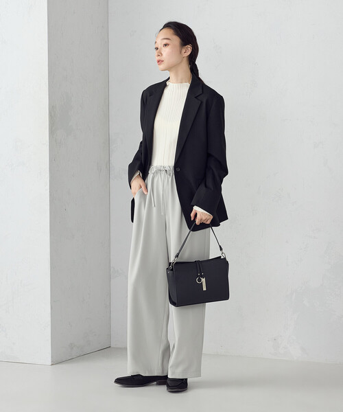 COMME CA ISM（コムサイズム）の「【宮城舞さん着用】ロゴプレート ミニショルダー（ショルダーバッグ・レディース・ベージュ/グレー/ブラック・FREE）」の7枚目の写真