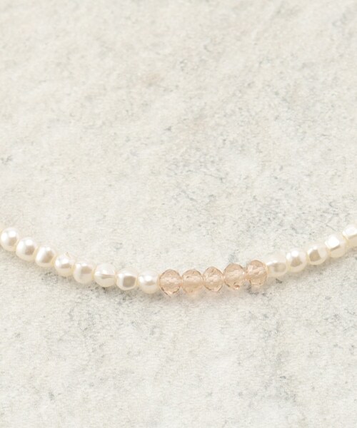 OPAQUE.CLIP（オペークドットクリップ）の「ガラスビーズネックレス（ネックレス・レディース・ホワイト/サンドベージュ/ブルー系その他・00）」の6枚目の写真