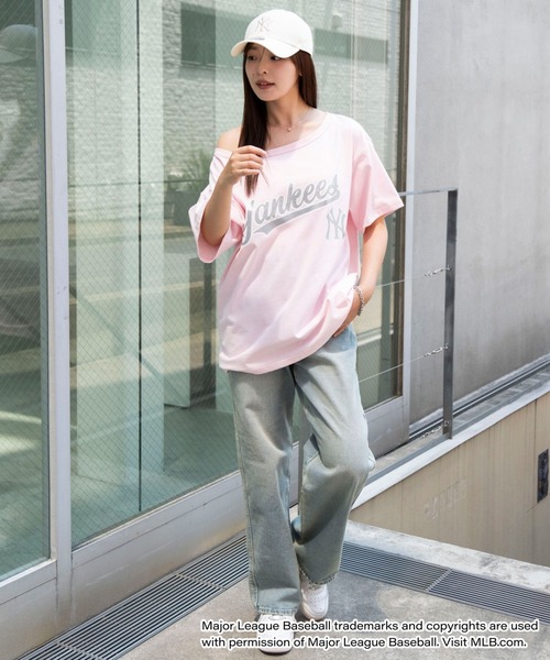 MLB（メジャーリーグベースボール）の「∴WEGO/グリッター ロゴ MLB別注オフショルビッグT（Tシャツ/カットソー・レディース・その他3/その他2/その他1・FREE）」の19枚目の写真