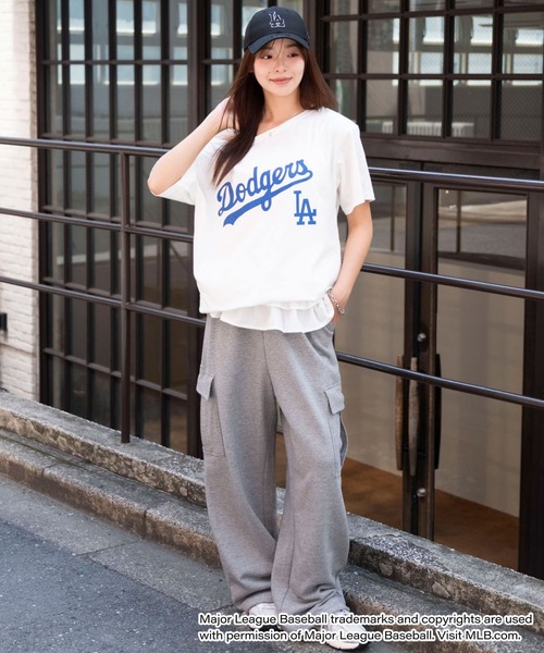 MLB（メジャーリーグベースボール）の「∴WEGO/グリッター ロゴ MLB別注オフショルビッグT（Tシャツ/カットソー・レディース・その他3/その他2/その他1・FREE）」の15枚目の写真