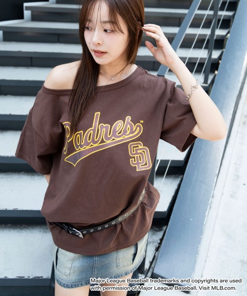 MLB（メジャーリーグベースボール）の「∴WEGO/グリッター ロゴ MLB別注オフショルビッグT（Tシャツ/カットソー・レディース・その他3/その他2/その他1・FREE）」の20枚目の写真