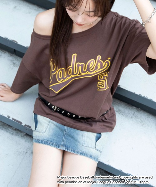 MLB（メジャーリーグベースボール）の「∴WEGO/グリッター ロゴ MLB別注オフショルビッグT（Tシャツ/カットソー・レディース・その他3/その他2/その他1・FREE）」の21枚目の写真