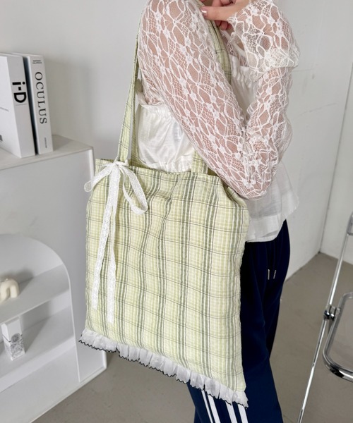 SOLLON.(ソルロン)の「フリルチェックトートバッグ(トートバッグ・レディース・ホワイト/ピンク/ライトグリーン/ブラック/ブルー・FREE)」の12枚目の写真