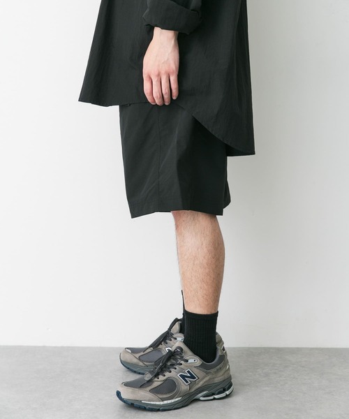 BURLAP OUTFITTER(バーラップアウトフィッター)の「『別注』BURLAP OUTFITTER×DOORS Supplex Nylon Shorts(その他パンツ・メンズ・ブラック/ベージュ/チャコールグレー・LARGE/MEDIUM)」の5枚目の写真