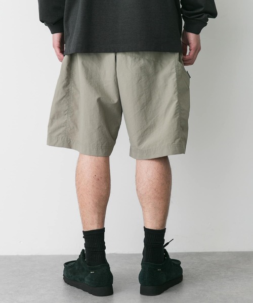 BURLAP OUTFITTER(バーラップアウトフィッター)の「『別注』BURLAP OUTFITTER×DOORS Supplex Nylon Shorts(その他パンツ・メンズ・ブラック/ベージュ/チャコールグレー・LARGE/MEDIUM)」の10枚目の写真