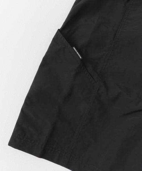 BURLAP OUTFITTER(バーラップアウトフィッター)の「『別注』BURLAP OUTFITTER×DOORS Supplex Nylon Shorts(その他パンツ・メンズ・ブラック/ベージュ/チャコールグレー・LARGE/MEDIUM)」の19枚目の写真