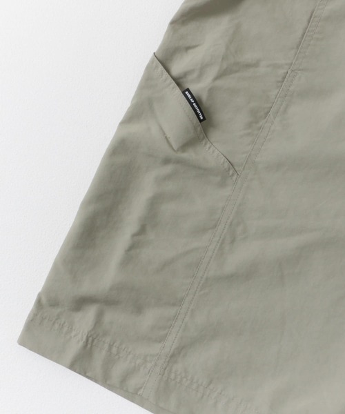 BURLAP OUTFITTER(バーラップアウトフィッター)の「『別注』BURLAP OUTFITTER×DOORS Supplex Nylon Shorts(その他パンツ・メンズ・ブラック/ベージュ/チャコールグレー・LARGE/MEDIUM)」の20枚目の写真