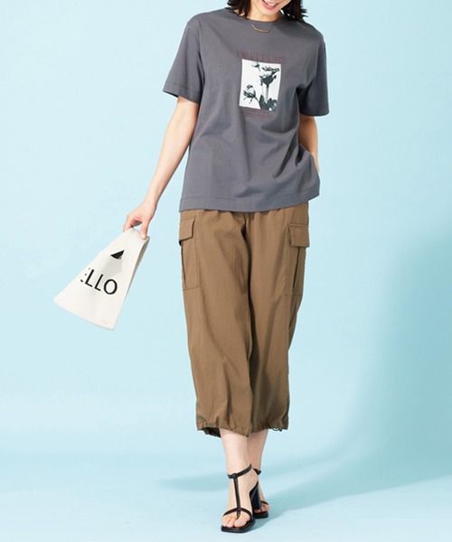 BELLUNA PLUS(ベルーナ)の「ヒンヤリ!綿100%大人フォトプリントT(Tシャツ/カットソー・レディース・ベージュ/チャコール/オフホワイト・LARGE/X-LARGE/MEDIUM)」の18枚目の写真