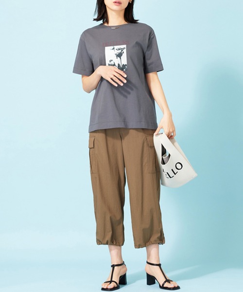 BELLUNA PLUS(ベルーナ)の「ヒンヤリ!綿100%大人フォトプリントT(Tシャツ/カットソー・レディース・ベージュ/チャコール/オフホワイト・LARGE/X-LARGE/MEDIUM)」の19枚目の写真