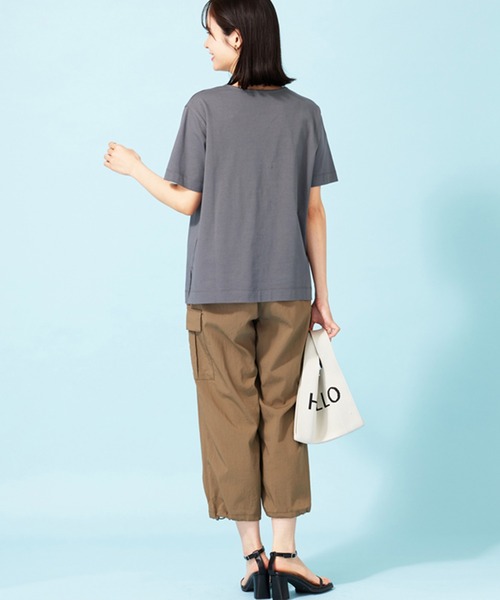 BELLUNA PLUS(ベルーナ)の「ヒンヤリ!綿100%大人フォトプリントT(Tシャツ/カットソー・レディース・ベージュ/チャコール/オフホワイト・LARGE/X-LARGE/MEDIUM)」の21枚目の写真