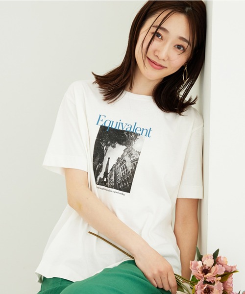 BELLUNA PLUS(ベルーナ)の「ヒンヤリ!綿100%大人フォトプリントT(Tシャツ/カットソー・レディース・ベージュ/チャコール/オフホワイト・LARGE/X-LARGE/MEDIUM)」の4枚目の写真