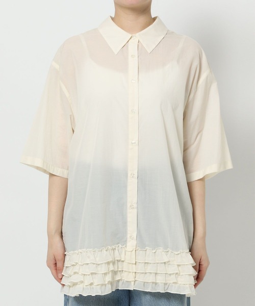 LOWRYS FARM（ローリーズファーム）の「スソフリルシャツＳＳ　499380（シャツ/ブラウス・レディース・アイボリー/ブラック/ブラウン・SHORT/LONG）」の22枚目の写真