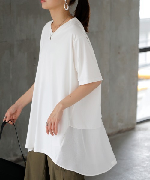 HUG.U(ハグユー)の「異素材バックフリルTシャツ(Tシャツ/カットソー・レディース・ブラック/ホワイト・FREE)」の3枚目の写真