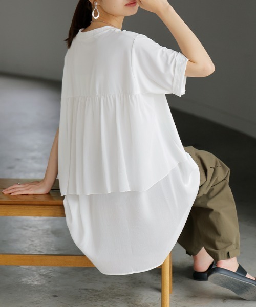 HUG.U(ハグユー)の「異素材バックフリルTシャツ(Tシャツ/カットソー・レディース・ブラック/ホワイト・FREE)」の4枚目の写真