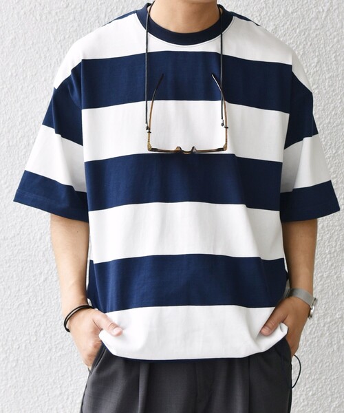 SHIPS any(シップス エニィ)の「SHIPS any: ワイド カラー ボーダー スピンドル Tシャツ◇(Tシャツ/カットソー・メンズ・ネイビー/ブラウン/ブルー/ワイン・MEDIUM/LARGE)」の2枚目の写真