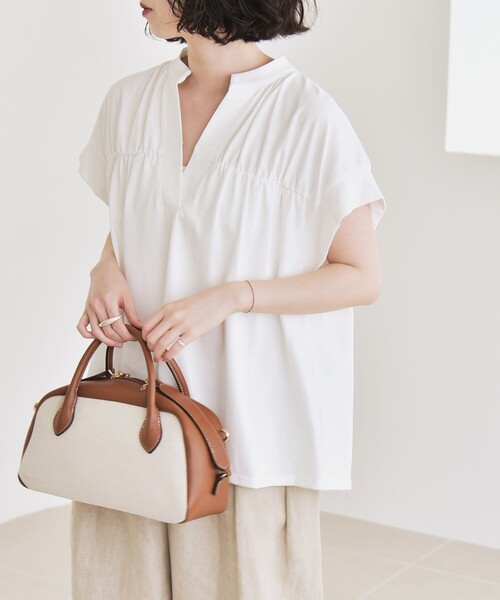 quaranciel(カランシエル)の「quaranciel:〈手洗い可能〉ギャザー スキッパー バンドカラー プルオーバー(Tシャツ/カットソー・レディース・イエロー/ブラック/ホワイト・ONE SIZE)」の6枚目の写真