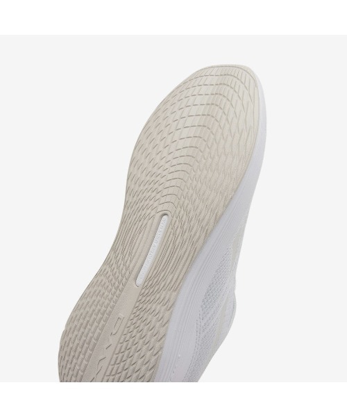 Reebok(リーボック)の「DMX コンフォート プラス ライト / DMX COMFORT + LITE(スニーカー・メンズ・ホワイト/アイボリー/ブラック・23.0cm/23.5cm/24.5cm/24.0cm/25.0cm/25.5cm/26.0cm/26.5cm/27.0cm/27.5cm/28.0cm/29.0cm/22.5cm/28.5cm)」の11枚目の写真