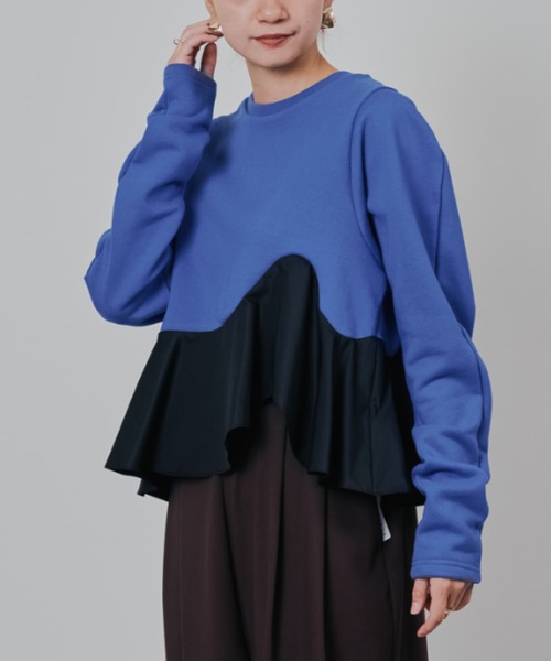 DOLLUPOOPS（ドールアップウップス）の「ウェーブ切替ペプラムトップス（スウェット・レディース・ブルー/グレー/ブラック・38）」の3枚目の写真