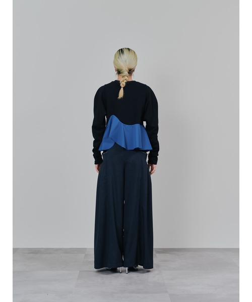 DOLLUPOOPS（ドールアップウップス）の「ウェーブ切替ペプラムトップス（スウェット・レディース・ブルー/グレー/ブラック・38）」の9枚目の写真