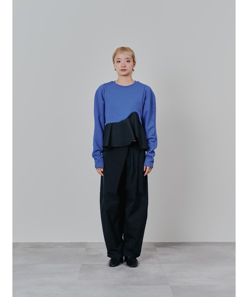 DOLLUPOOPS（ドールアップウップス）の「ウェーブ切替ペプラムトップス（スウェット・レディース・ブルー/グレー/ブラック・38）」の5枚目の写真