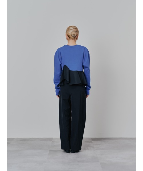 DOLLUPOOPS（ドールアップウップス）の「ウェーブ切替ペプラムトップス（スウェット・レディース・ブルー/グレー/ブラック・38）」の6枚目の写真