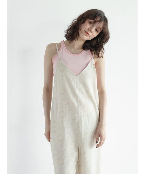 FIKA.(フィーカ)の「Flower cami overalls(サロペット/オーバーオール・レディース・ベージュ系/ブラウン・MEDIUM)」の5枚目の写真