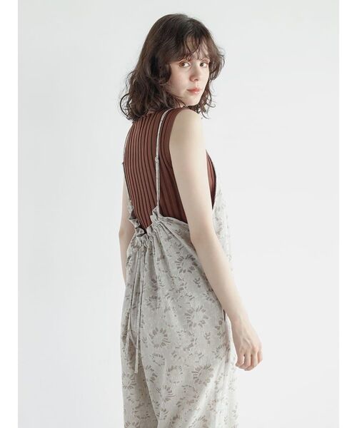 FIKA.(フィーカ)の「Flower cami overalls(サロペット/オーバーオール・レディース・ベージュ系/ブラウン・MEDIUM)」の14枚目の写真